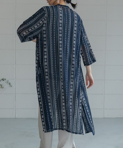 Bou Jeloud(ブージュルード)の「チュールレース刺繍カーディガン(カーディガン/ボレロ・レディース・オフホワイト/ネイビー/ブラック・FREE)」の18枚目の写真