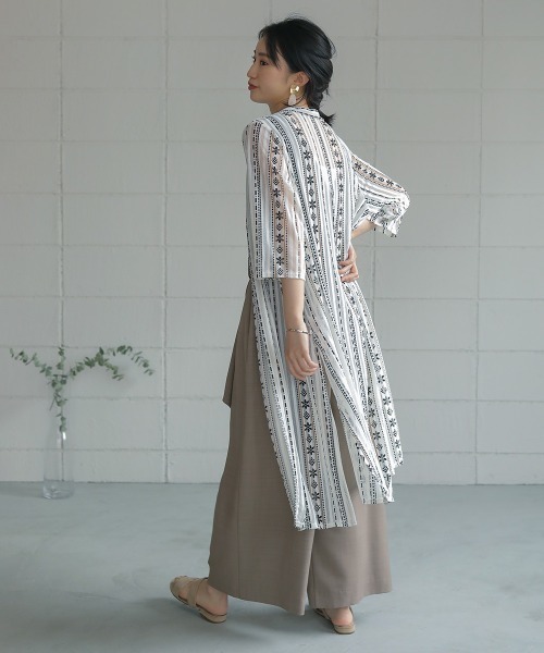 Bou Jeloud(ブージュルード)の「チュールレース刺繍カーディガン(カーディガン/ボレロ・レディース・オフホワイト/ネイビー/ブラック・FREE)」の12枚目の写真