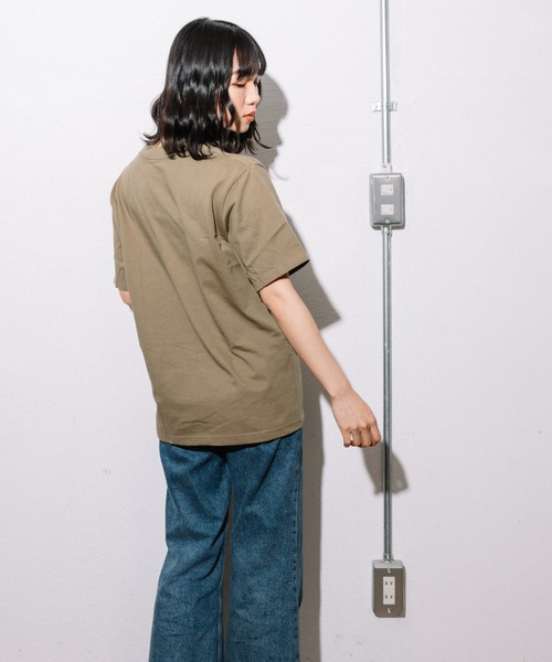 FRUIT OF THE LOOM(フルーツオブザルーム)の「7oz 天竺 Tシャツ / 半袖 / シンプル / カジュアル / 無地 / インナー / ユニセックス(Tシャツ/カットソー・メンズ・カーキ/ブラック/ネイビー/ベージュ/ホワイト/グレー・L/M/S/XS/XL)」の16枚目の写真