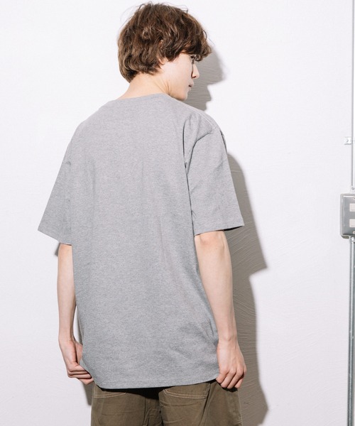 FRUIT OF THE LOOM(フルーツオブザルーム)の「7oz 天竺 Tシャツ / 半袖 / シンプル / カジュアル / 無地 / インナー / ユニセックス(Tシャツ/カットソー・メンズ・カーキ/ブラック/ネイビー/ベージュ/ホワイト/グレー・L/M/S/XS/XL)」の14枚目の写真