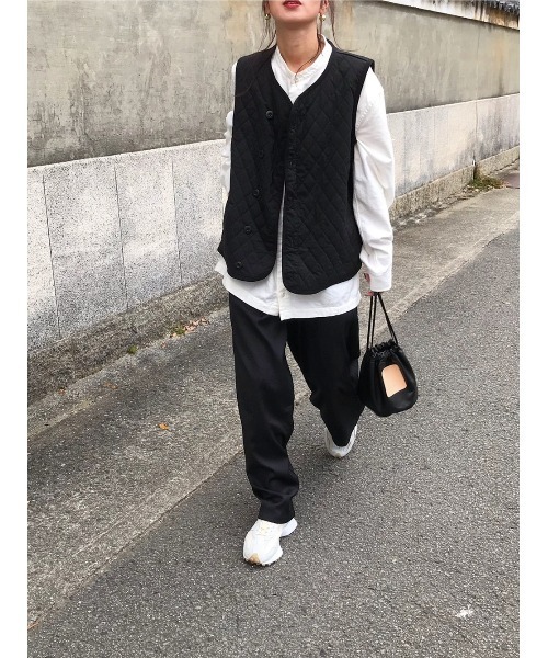 neu-tre（ヌートル）の「【WEARISTA Kumika】ライナーベスト（ベスト・レディース・ブラック/カーキ・FREE）」の2枚目の写真