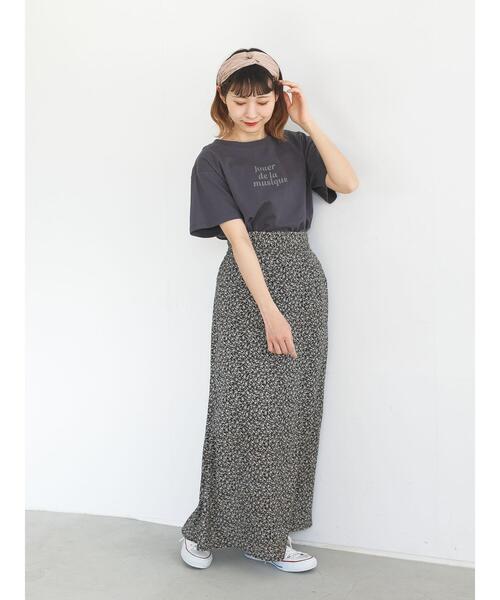 SLURR(スラ―)の「デザインプリントクルーネックドロップショルダーT(Tシャツ/カットソー・レディース・チャコールグレー/ライトベージュ/オフホワイト・FREE)」の13枚目の写真