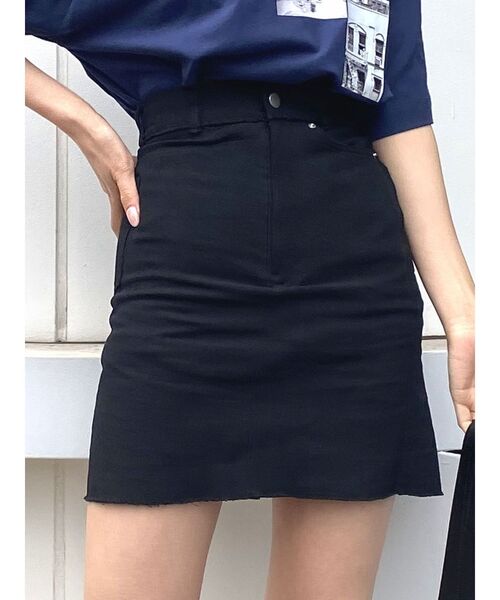 EMODA（エモダ）の「カットオフタイトミニスカート（スカート・レディース・グレー/ブラック/その他・SMALL/MEDIUM）」の2枚目の写真