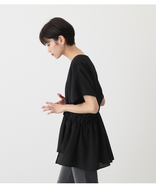 AZUL by moussy(アズールバイマウジー)の「FRONT PEPLUM BLOUSE/フロントペプラムブラウス(シャツ/ブラウス・レディース・オフホワイト/ライム/ブラック/ライトカーキ/ベージュ・MEDIUM/SMALL)」の7枚目の写真