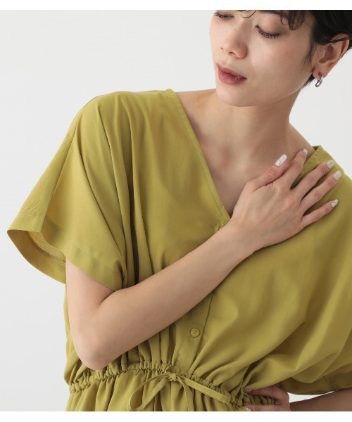 AZUL by moussy(アズールバイマウジー)の「FRONT PEPLUM BLOUSE/フロントペプラムブラウス(シャツ/ブラウス・レディース・オフホワイト/ライム/ブラック/ライトカーキ/ベージュ・MEDIUM/SMALL)」の14枚目の写真