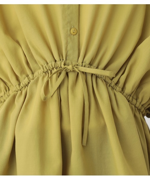 AZUL by moussy(アズールバイマウジー)の「FRONT PEPLUM BLOUSE/フロントペプラムブラウス(シャツ/ブラウス・レディース・オフホワイト/ライム/ブラック/ライトカーキ/ベージュ・MEDIUM/SMALL)」の9枚目の写真