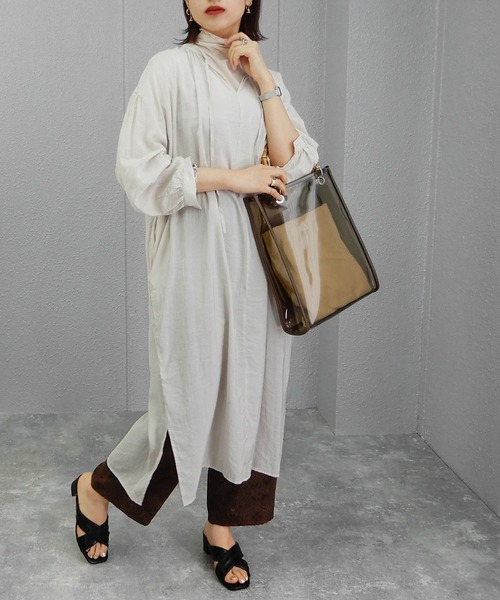 alala（アララ）の「パッテッドクロスミュール　◇（サンダル・レディース・ホワイト/ブラック/ブラウン/ブルー・LL/S/M/L）」の5枚目の写真