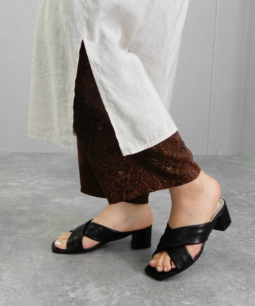 alala（アララ）の「パッテッドクロスミュール　◇（サンダル・レディース・ホワイト/ブラック/ブラウン/ブルー・LL/S/M/L）」の9枚目の写真