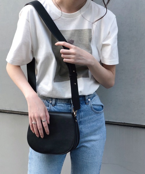 Banner Barrett(バナーバレット)の「フェイクレザーショルダーバッグ(ショルダーバッグ・レディース・ブラック/ブラウン/サックスブルー/ピンクベージュ・FREE)」の2枚目の写真