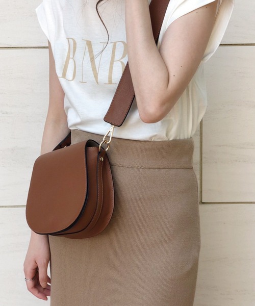 Banner Barrett(バナーバレット)の「フェイクレザーショルダーバッグ(ショルダーバッグ・レディース・ブラック/ブラウン/サックスブルー/ピンクベージュ・FREE)」の21枚目の写真