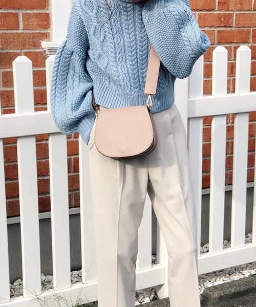 Banner Barrett(バナーバレット)の「フェイクレザーショルダーバッグ(ショルダーバッグ・レディース・ブラック/ブラウン/サックスブルー/ピンクベージュ・FREE)」の6枚目の写真