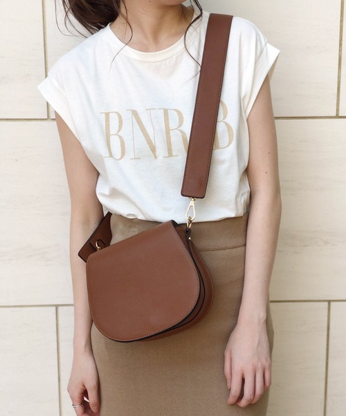 Banner Barrett(バナーバレット)の「フェイクレザーショルダーバッグ(ショルダーバッグ・レディース・ブラック/ブラウン/サックスブルー/ピンクベージュ・FREE)」の5枚目の写真