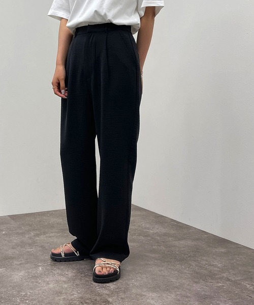 apres jour mignon(アプレジュールミニョン)の「ストレートスラックス 【ZOZOTOWN限定アイテム】(その他パンツ・レディース・ブラック/チャコールグレー/パープル/グリーン・MEDIUM/X-LARGE/SMALL)」の5枚目の写真