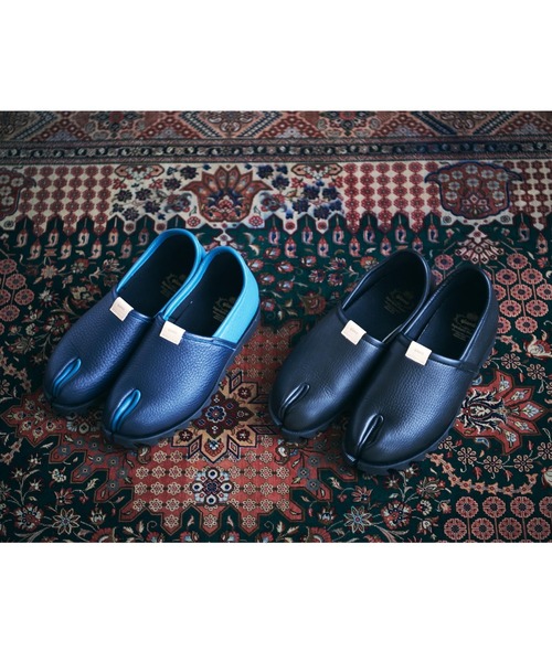 glamb（グラム）の「Tabi slip on / タビスリッポン（スリッポン・メンズ・ブラック/ネイビー・4/1/3/2）」の9枚目の写真