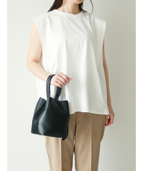 Te chichi(テチチ)の「肩タックカットプルオーバー(Tシャツ/カットソー・レディース・オフホワイト/ブラック/グレー/ブラウン・フリ-)」の1枚目の写真