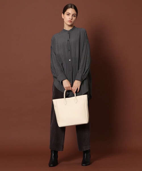 DRESSTERIOR(ドレステリア)の「◆オーバーサイズソフトシャツ(シャツ/ブラウス・レディース・チャコールグレー/ベージュ/カーキ・38/36)」の6枚目の写真