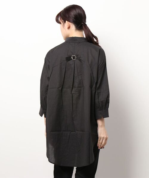 shop DADA(ショップダダ)の「バックベルトブラウス(1S13-7185)(シャツ/ブラウス・レディース・ホワイト/ダークブラウン/グリーン・FREE)」の6枚目の写真