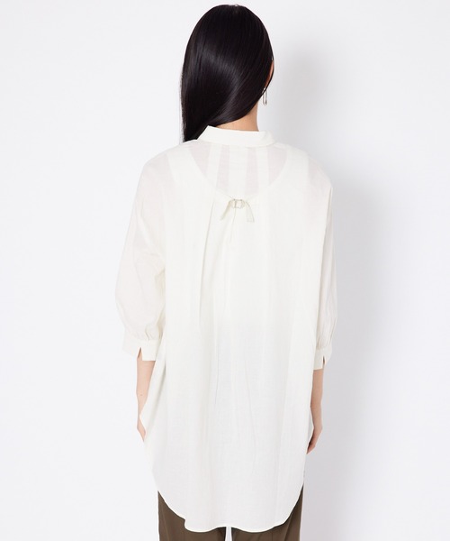 shop DADA(ショップダダ)の「バックベルトブラウス(1S13-7185)(シャツ/ブラウス・レディース・ホワイト/ダークブラウン/グリーン・FREE)」の17枚目の写真