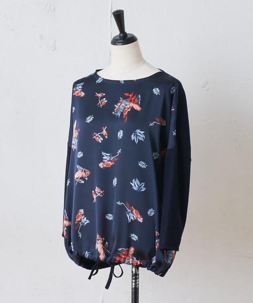 BEARDSLEY（ビアズリー）の「バードリーフプリントニット（ニット/セーター・レディース・ネイビー/ベージュ・FREE）」の4枚目の写真