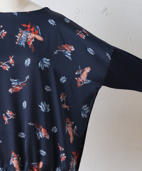 BEARDSLEY（ビアズリー）の「バードリーフプリントニット（ニット/セーター・レディース・ネイビー/ベージュ・FREE）」の9枚目の写真