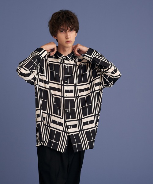 UP START（アップスタート）の「ASSORT PATTERN SHIRTS/アソート総柄シャツ / COSMIC/GRADATION ZEEBRA/GEOMETRIC SHIRTS（シャツ/ブラウス・メンズ・ネイビー/ブラック/ブルー/レッド/オフホワイト・MEDIUM/LARGE）」の3枚目の写真