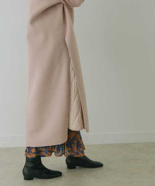 KBF+（ケービーエフプラス）の「KBF+　サイドスリットレイヤードコート∴∴（ノーカラージャケット・レディース・ベージュ/グレー・ONE）」の15枚目の写真