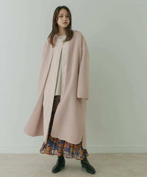 KBF+（ケービーエフプラス）の「KBF+　サイドスリットレイヤードコート∴∴（ノーカラージャケット・レディース・ベージュ/グレー・ONE）」の12枚目の写真