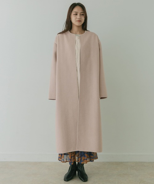 KBF+（ケービーエフプラス）の「KBF+　サイドスリットレイヤードコート∴∴（ノーカラージャケット・レディース・ベージュ/グレー・ONE）」の13枚目の写真