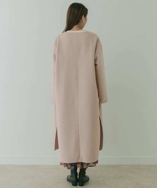 KBF+（ケービーエフプラス）の「KBF+　サイドスリットレイヤードコート∴∴（ノーカラージャケット・レディース・ベージュ/グレー・ONE）」の22枚目の写真