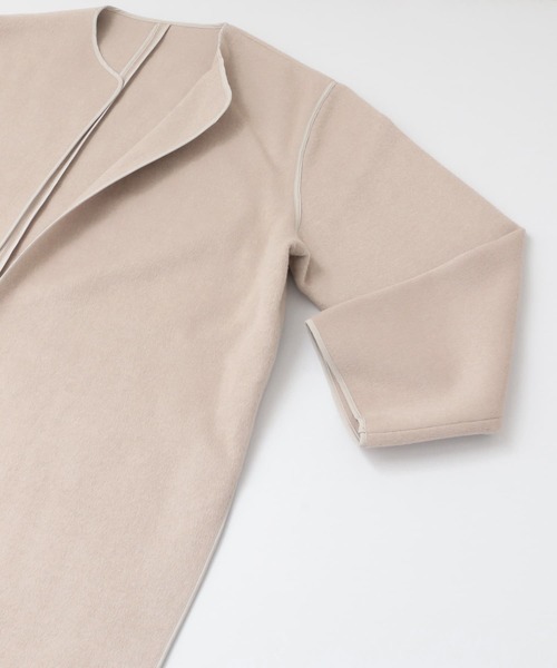 KBF+（ケービーエフプラス）の「KBF+　サイドスリットレイヤードコート∴∴（ノーカラージャケット・レディース・ベージュ/グレー・ONE）」の5枚目の写真