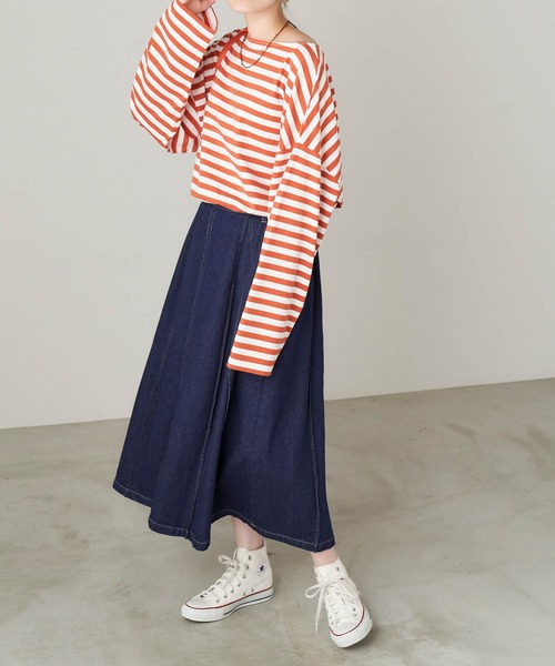 Chaco closet(チャコ クローゼット)の「10ozデニムタック切り替えフレアロングスカート(デニムスカート・レディース・ネイビー/ブルー・FREE)」の13枚目の写真
