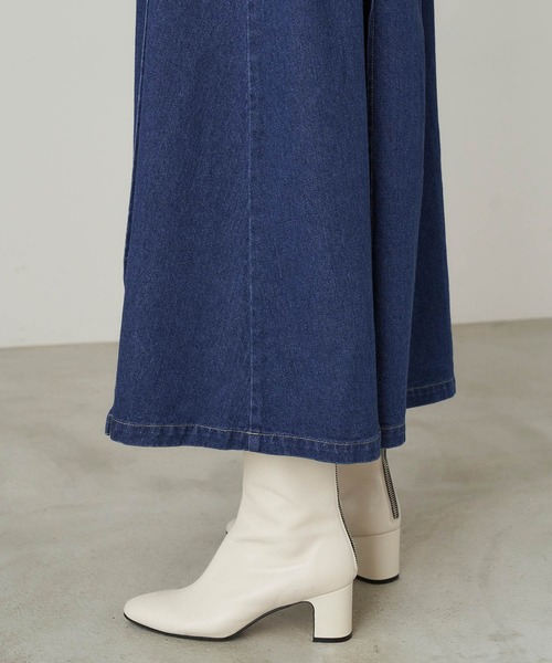 Chaco closet(チャコ クローゼット)の「10ozデニムタック切り替えフレアロングスカート(デニムスカート・レディース・ネイビー/ブルー・FREE)」の3枚目の写真