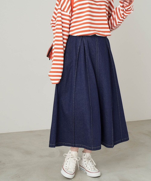 Chaco closet(チャコ クローゼット)の「10ozデニムタック切り替えフレアロングスカート(デニムスカート・レディース・ネイビー/ブルー・FREE)」の21枚目の写真