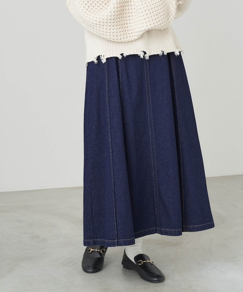 Chaco closet(チャコ クローゼット)の「10ozデニムタック切り替えフレアロングスカート(デニムスカート・レディース・ネイビー/ブルー・FREE)」の16枚目の写真