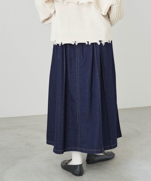 Chaco closet(チャコ クローゼット)の「10ozデニムタック切り替えフレアロングスカート(デニムスカート・レディース・ネイビー/ブルー・FREE)」の18枚目の写真