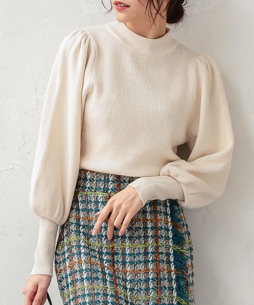 KOBE LETTUCE(コウベレタス)の「ボリュームスリーブニットトップス(ニット/セーター・レディース・ブルー/グレイッシュベージュ/イエロー/ピンク/ブラック/ブラウン/アイボリー/ベージュ系その他/グリーン系その他/ラベンダー/グレー・FREE)」の2枚目の写真