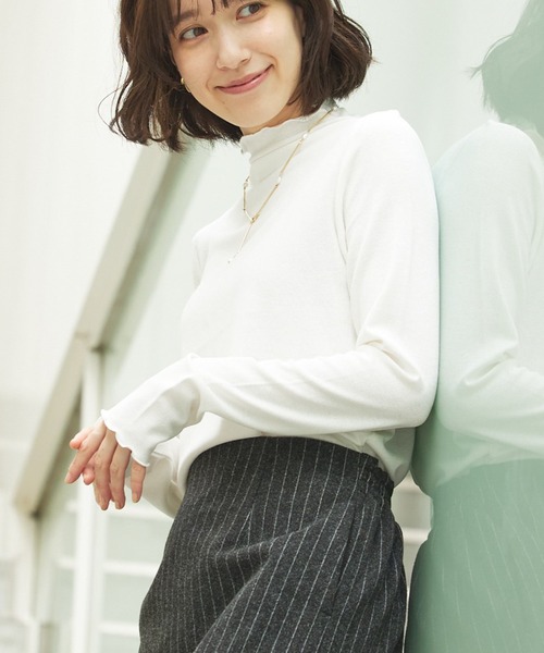 abahouse mavie(アバハウスマヴィ)の「メロウハイネックプルオーバー/レイヤードインナー(Tシャツ/カットソー・レディース・ブラウン/ブラック/パープル系その他/ホワイト/スモークピンク/ダークオレンジ/ライム/ライトグレー・フリー)」の2枚目の写真