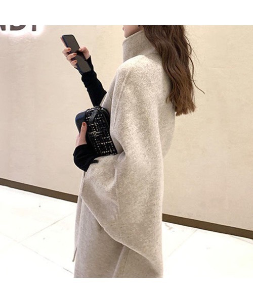 INASTUDIOS（イーナストゥディオス）の「ポンチョコート（ポンチョ・レディース・グリーン/ベージュ・X-LARGE/SMALL/MEDIUM/LARGE）」の7枚目の写真