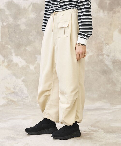 PUBLIC TOKYO（パブリックトウキョウ）の「ポリカルゼバルーンワイドカーゴパンツ（カーゴパンツ・メンズ・ブラック/ベージュ・1/2）」の7枚目の写真