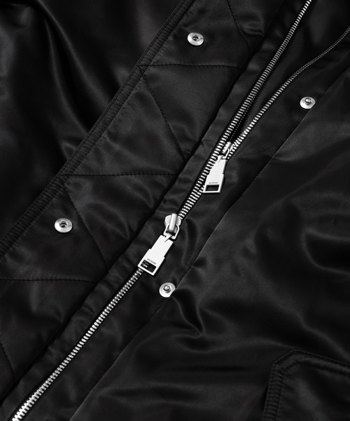 WE11DONE(ウェルダン)の「BLACK GATHERED SLEEVES BOMBER JACKET(その他アウター・レディース・ブラック・S)」の3枚目の写真