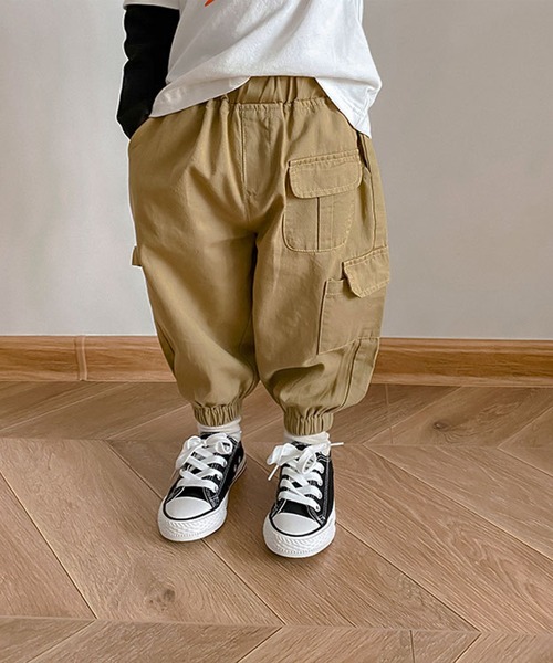 aimoha（アイモハ）の「【aimoha-KIDS-】【新作】 子供服 ビッグポケット裾絞りカーゴパンツ（カーゴパンツ・キッズ・ダークベージュ/ブラック/カーキ・110/100/130/140/120/90/80）」の6枚目の写真