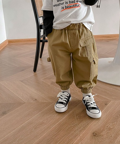 aimoha（アイモハ）の「【aimoha-KIDS-】【新作】 子供服 ビッグポケット裾絞りカーゴパンツ（カーゴパンツ・キッズ・ダークベージュ/ブラック/カーキ・110/100/130/140/120/90/80）」の4枚目の写真