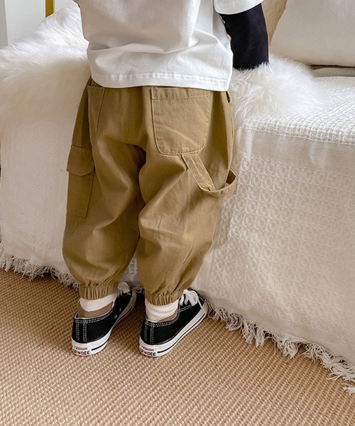 aimoha（アイモハ）の「【aimoha-KIDS-】【新作】 子供服 ビッグポケット裾絞りカーゴパンツ（カーゴパンツ・キッズ・ダークベージュ/ブラック/カーキ・110/100/130/140/120/90/80）」の5枚目の写真