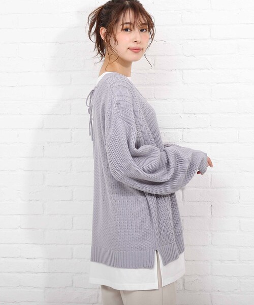 SHOO・LA・RUE（シューラルー）の「◆バックレースアップ　レイヤード風ニット（ニット/セーター・レディース・パープル/ライトグリーン/アイボリー/ベビーピンク・00）」の3枚目の写真