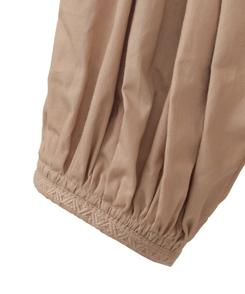 CLANE（クラネ）の「CLANE/クラネ/VOLUME PUFF SMOCK TOPS（シャツ/ブラウス・レディース・ホワイト/ベージュ・1）」の12枚目の写真