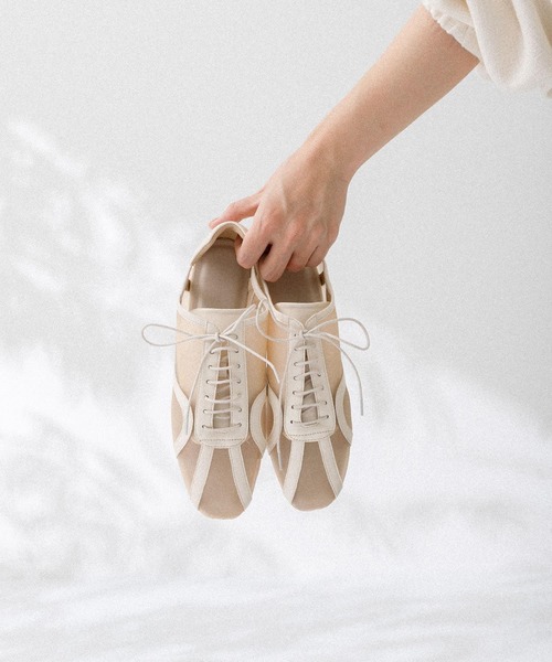 SENSE OF PLACE by URBAN RESEARCH（センスオブプレイスバイアーバンリサーチ）の「チュールスニーカー（スニーカー・レディース・ブラウン/ブラック/ベージュ・SMALL/LARGE/MEDIUM）」の4枚目の写真