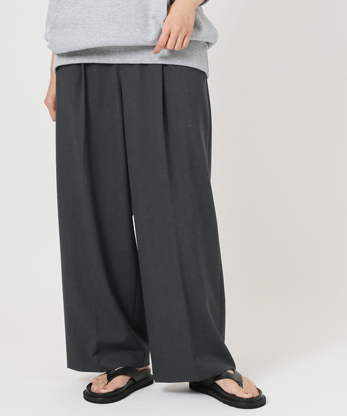 journal standard L'essage(ジャーナルスタンダードレサージュ)の「CERAMICA タックパンツ◆(その他パンツ・レディース・チャコールグレー/ベージュ・36/38)」の2枚目の写真