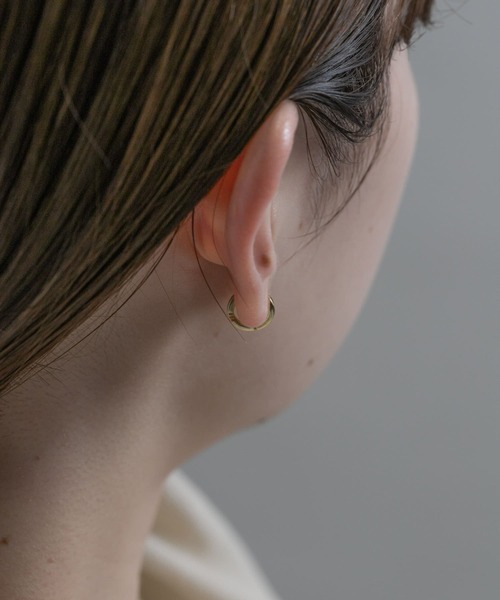 SMELLY（スメリー）の「silver925オープンミニフープピアス（ピアス（両耳用）・レディース・シルバー/ゴールド・-）」の7枚目の写真