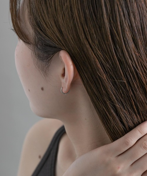 SMELLY（スメリー）の「silver925オープンミニフープピアス（ピアス（両耳用）・レディース・シルバー/ゴールド・-）」の12枚目の写真