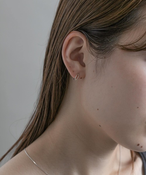 SMELLY（スメリー）の「silver925オープンミニフープピアス（ピアス（両耳用）・レディース・シルバー/ゴールド・-）」の14枚目の写真